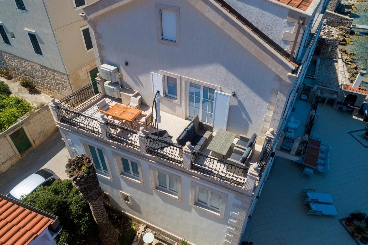 Seafront Apartment Duo Vis Esterno foto